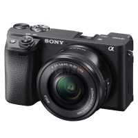 Sony Alpha 6400|Appareil Photo Numérique Hybride APS-C en kit avec l'Objectif Zoom E 16-50mm f/3.5-5.6 PZ OSS (24,2 MP, AF en 0.02s, Suivi des Yeux, 4K HLG, Ecran Selfie Vlogging)(ILCE6400, A6400)
